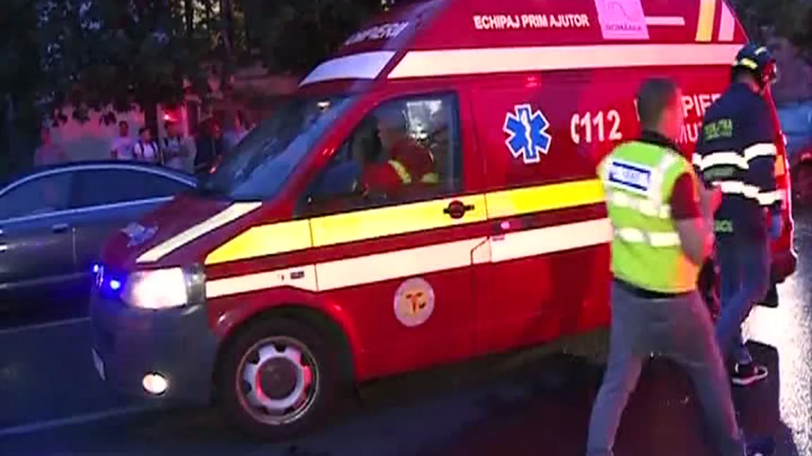 Poliţistă de la Rutieră, lovită de o maşină care a trecut pe ROŞU, în zona Pieţei Universităţii din Capitală