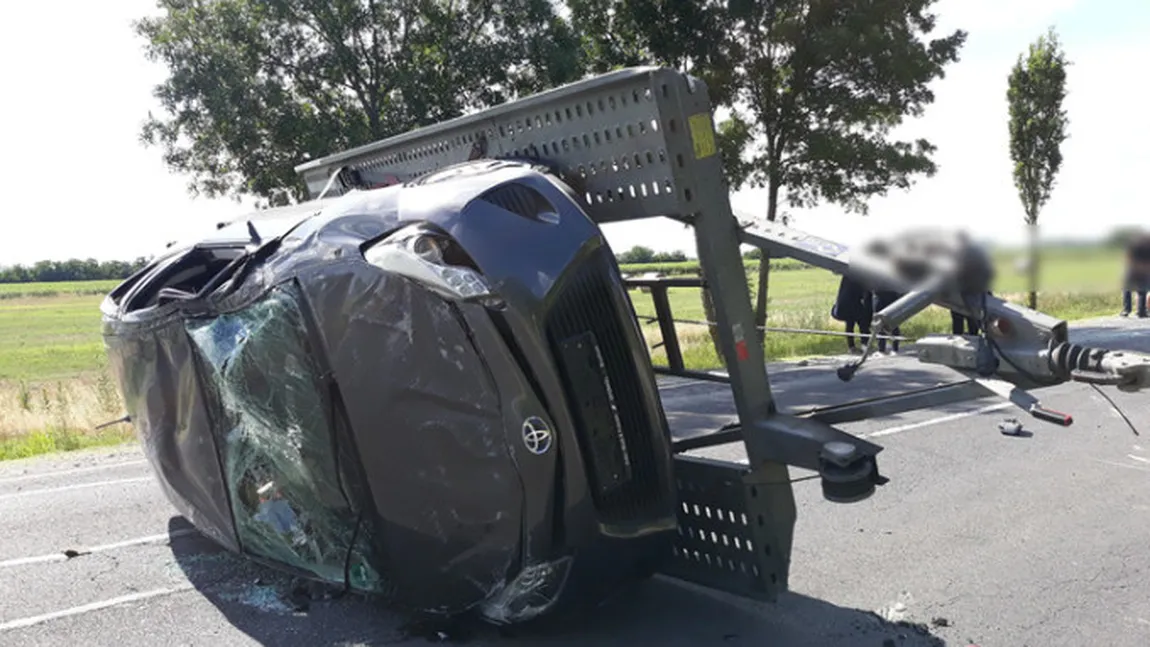 Accident rutier cu OPT ROMÂNI în Ungaria. MAE: Doi dintre românii răniţi sunt în stare GRAVĂ