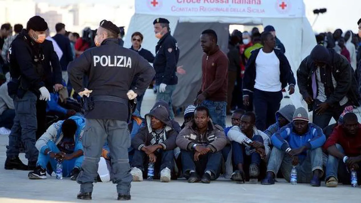 Aproximativ 900 de migranţi au debarcat în Sicilia