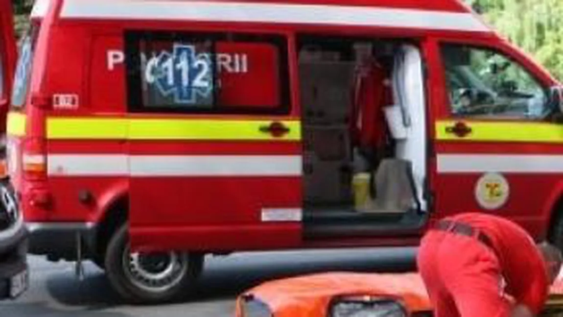 O femeie care a căzut de pe un pod din apropierea centurii ocolitoare a Braşovului, în stare gravă la spital