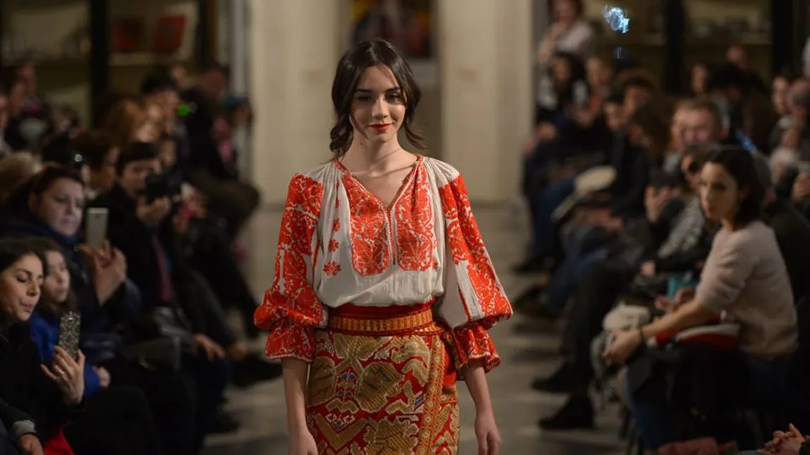 Flori de ie împodobesc podiumul Feeric Fashion Week 2018