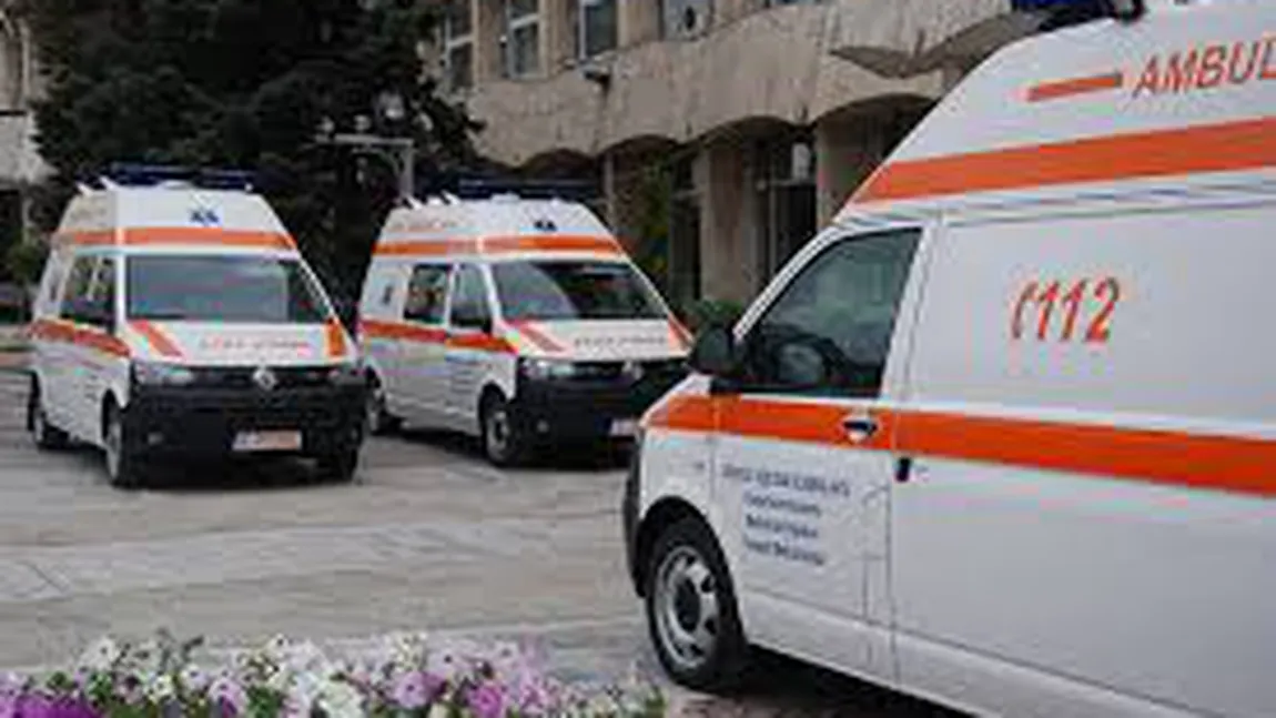 Anchetă la Serviciul de Ambulanţa Dâmboviţa după ce o gravidă a aşteptat zeci de minute în maşina care a făcut pană