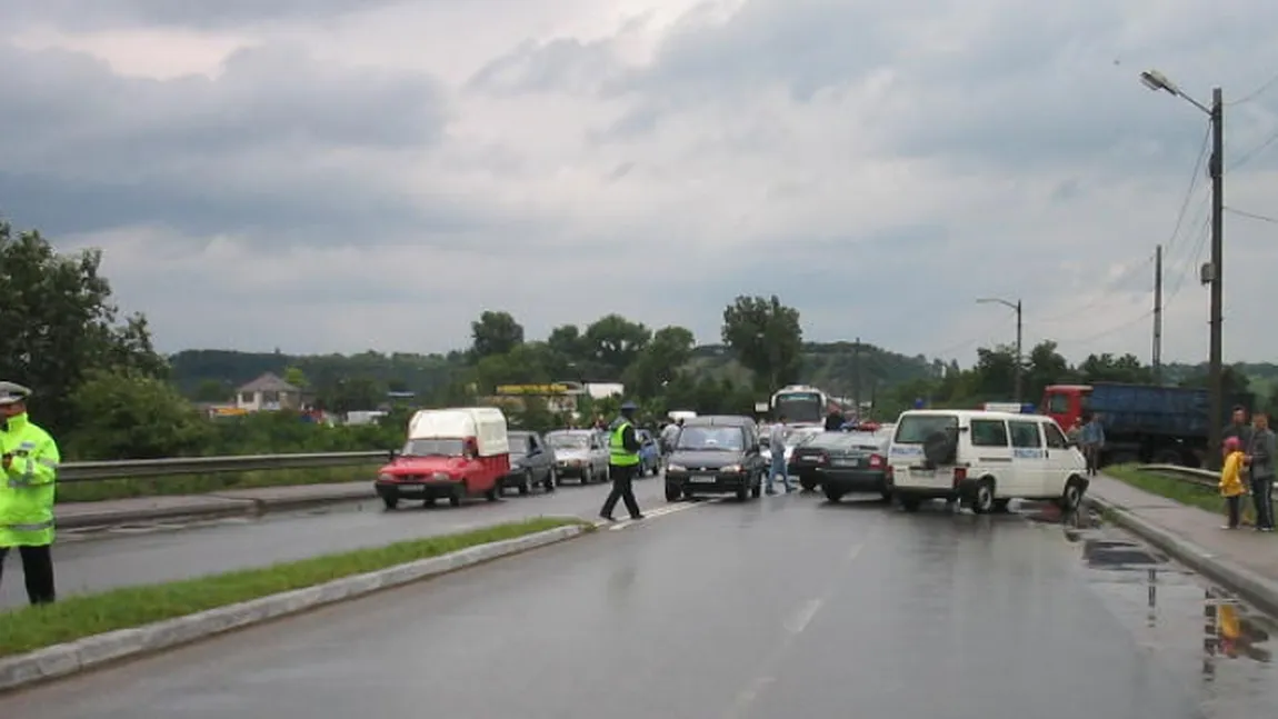 Trafic îngreunat pe DN 2 din cauza aluviunilor care se întind pe aproximativ un kilometru