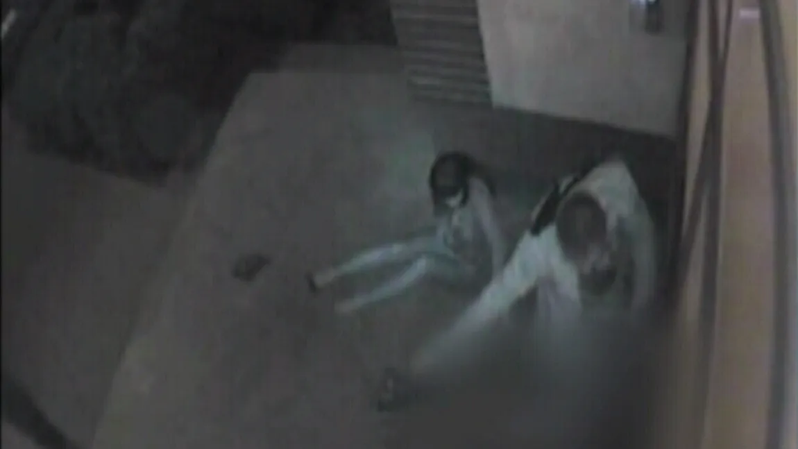 Adolescentă de 17 ani, luată cu forţa şi violată în scara unui bloc. Suspectul, un apropiat al clanului Cordunenilor