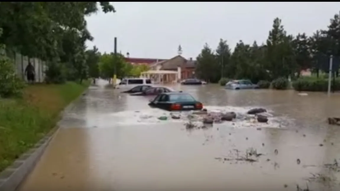 Cod galben de inundaţii pe mai multe râuri. Se anunţă scurgeri importante pe versanţi, torenţi, pâraie, viituri rapide