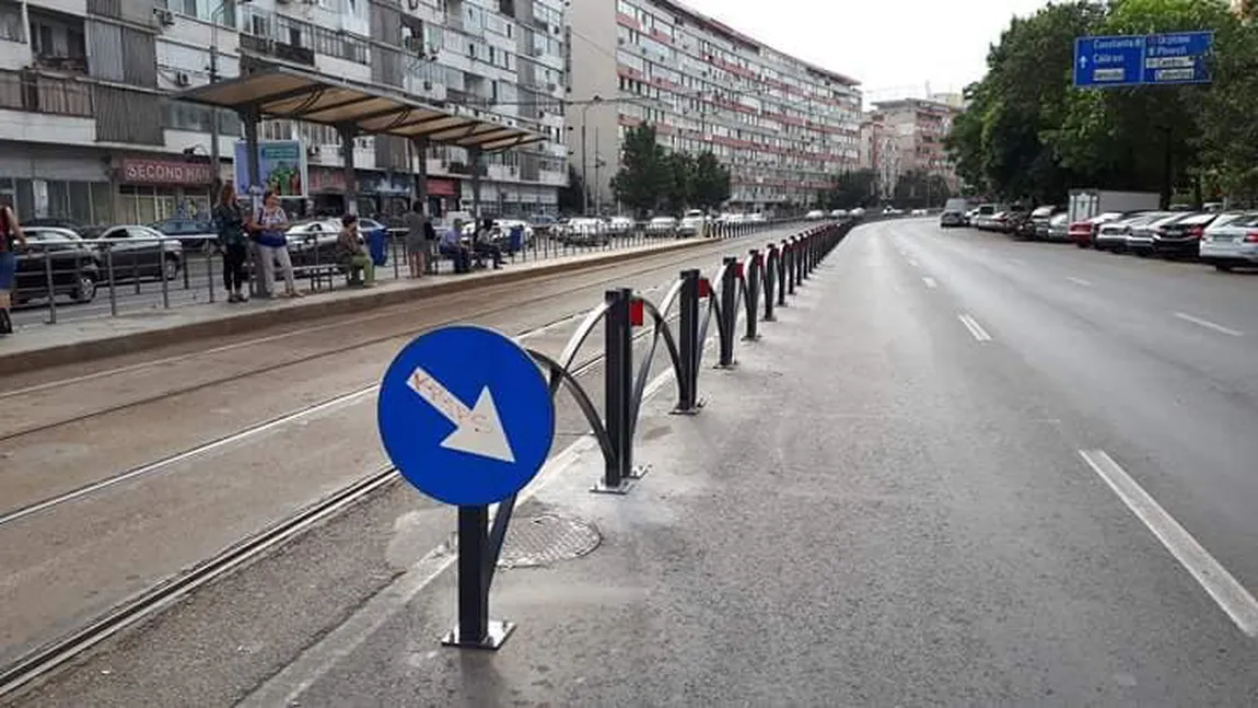 RATB anunţă că a finalizat un tronson din lucrările de separare a liniilor de tramvai 1 şi 10, prin montarea gardurilor