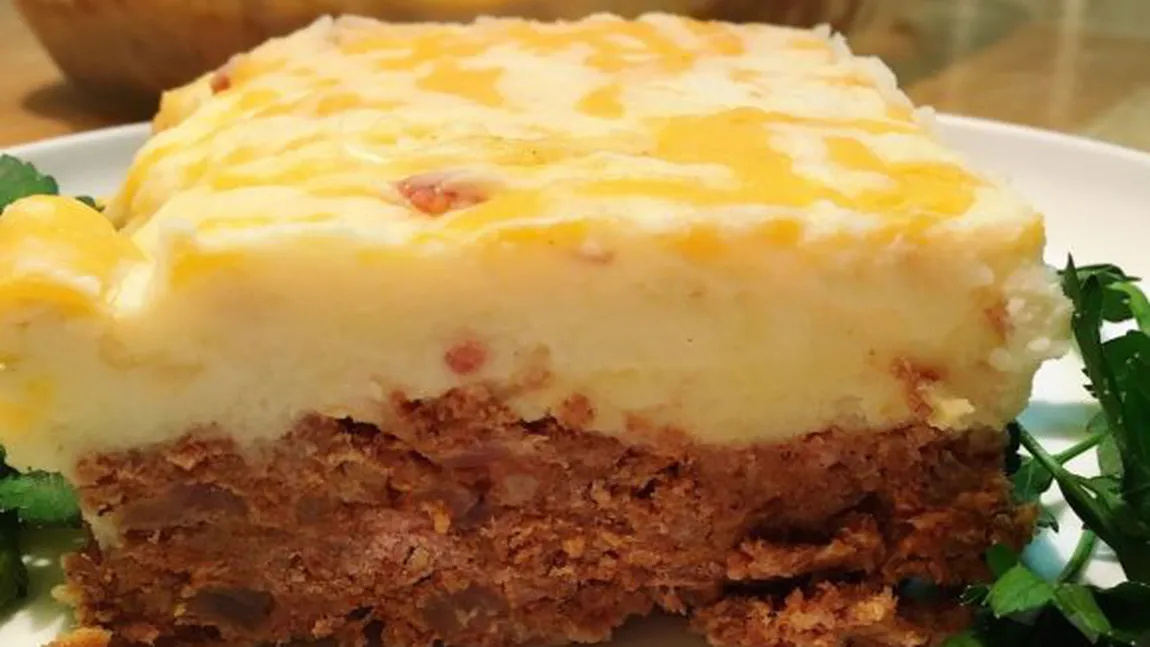 Musaca cu piure pufos de cartofi. O variantă îmbunătăţită şi delicioasă a reţetei clasice