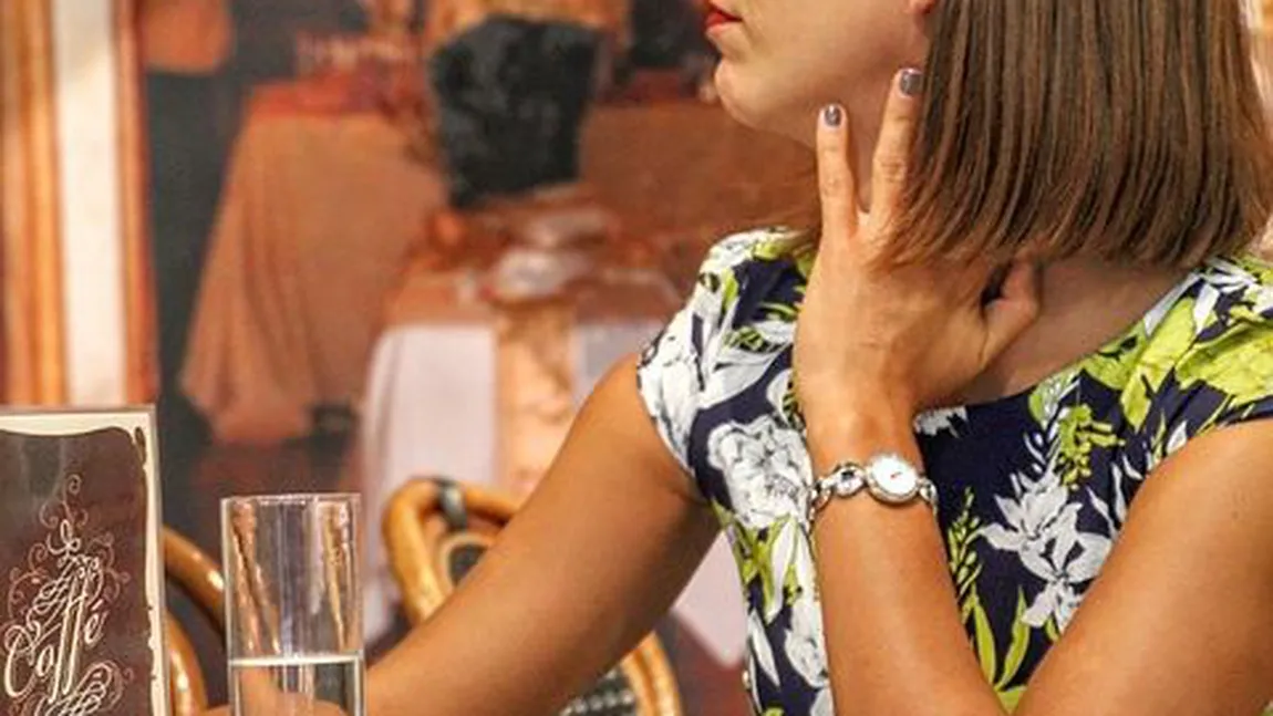 Cum să îţi îngrijeşti corect pielea gâtului: remedii care te scapă de riduri