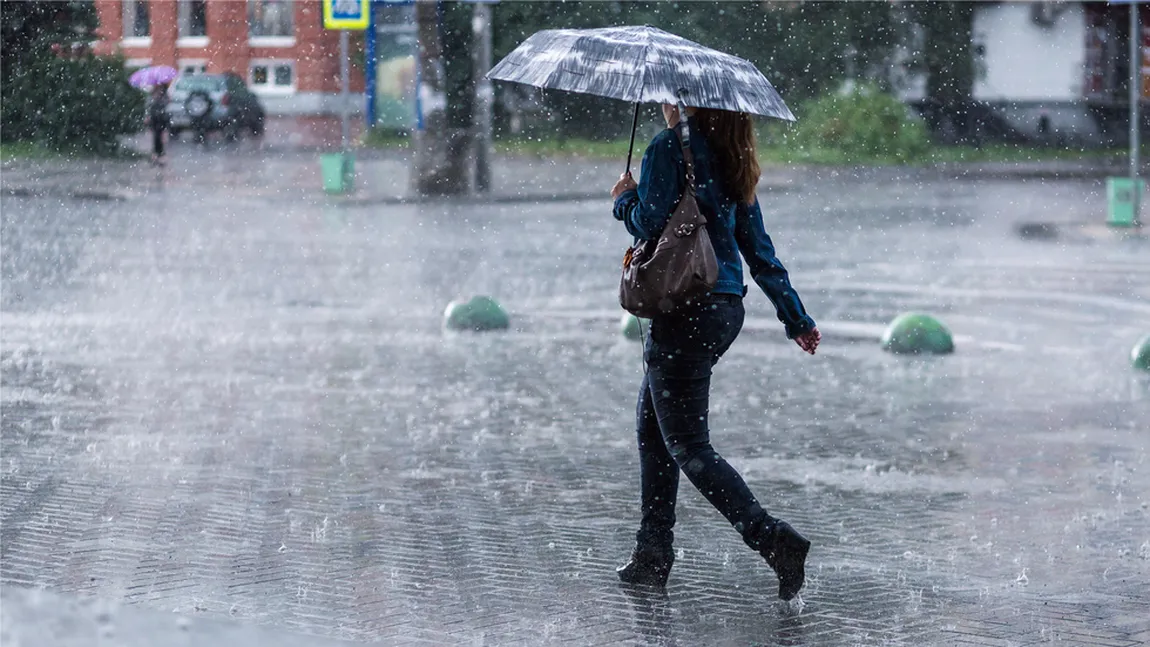 Avertizări meteo de ploi torenţiale şi vijelii în mai multe zone UPDATE