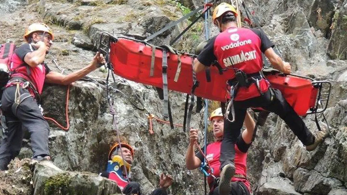 Salvamontiştii intervin în zona Bâlea Cascadă pentru a recupera un bărbat accidentat