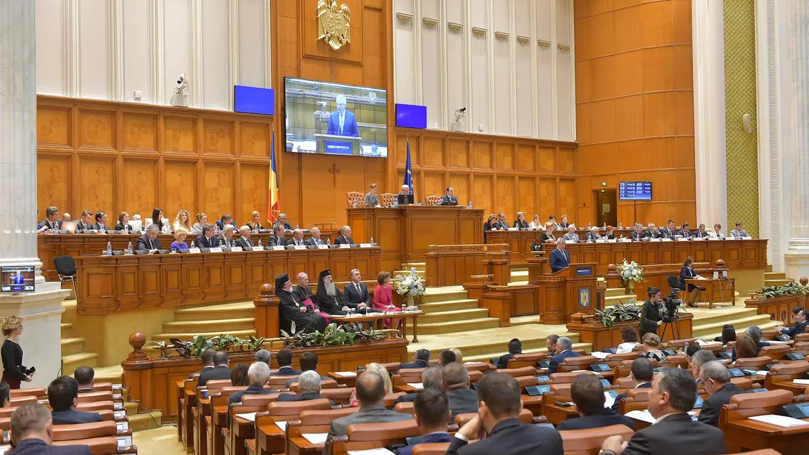 Sesiunea extraordinară a Parlamentului ar urma să se încheie joi. Biroul permanent al Senatului, convocat prin SMS la ora 18.00