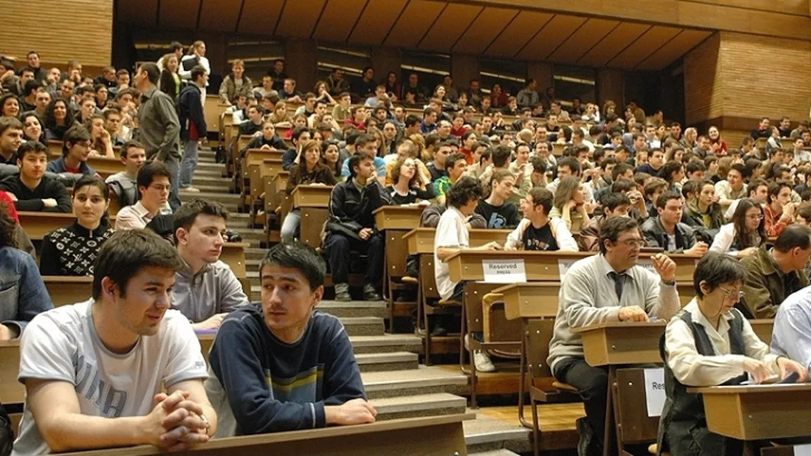 Facultăţile de stat, obligate să asigure cel puţin 10 locuri bugetate tinerilor din sistemul de protecţie socială