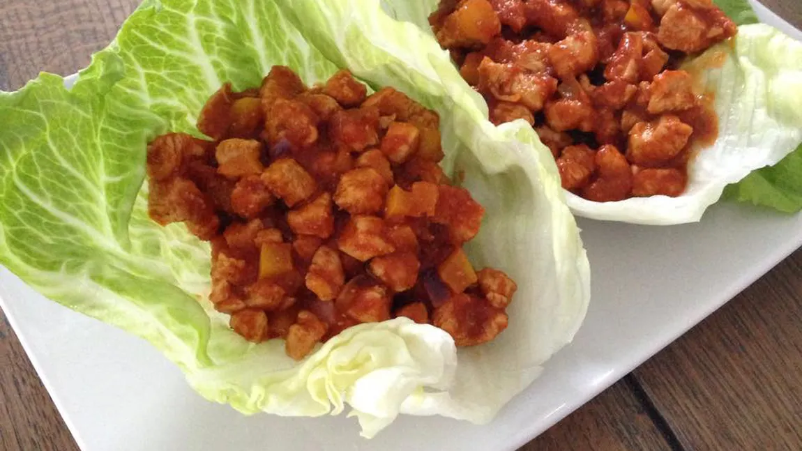 Tacos de curcan în salată iceberg warps