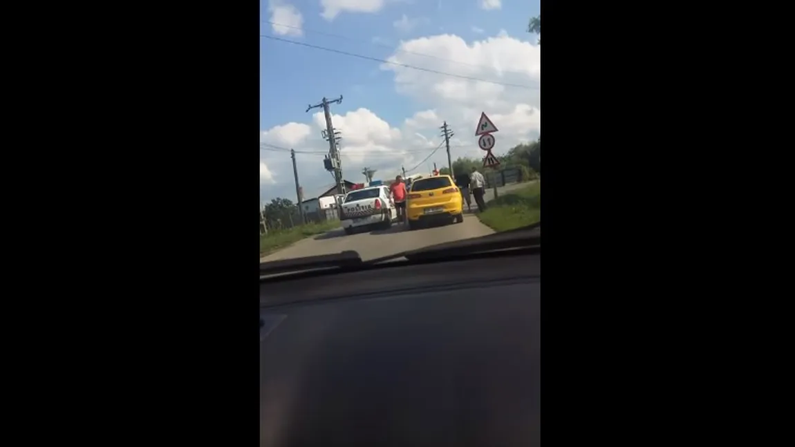 Hoţ de maşini, încătuşat în trafic după o urmărire ca-n filme VIDEO