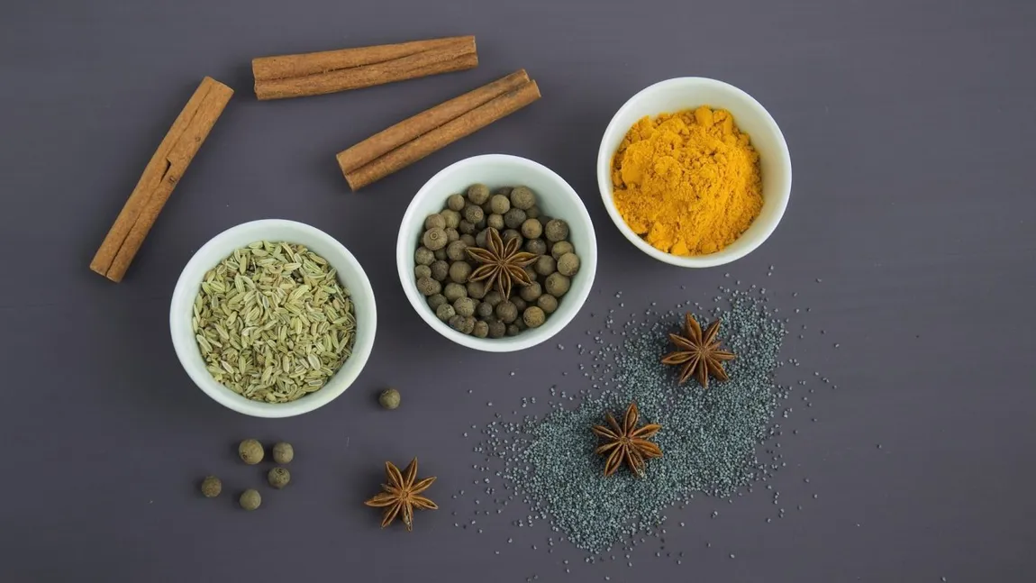 Combină turmeric cu piper negru! Rezultate UIMITOARE pentru sănătate!