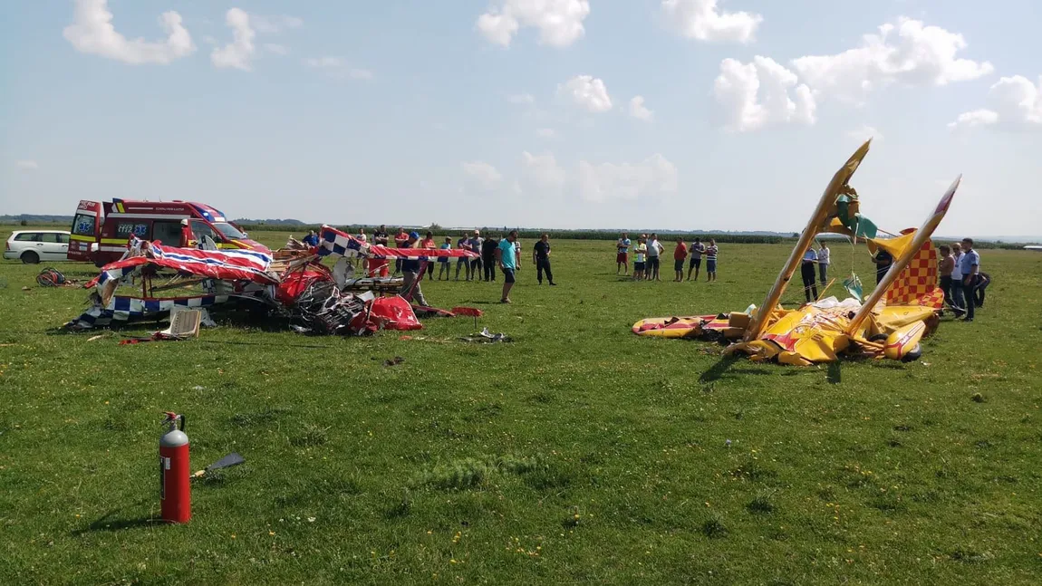 Accident aviatic la Suceava. Cine sunt cei doi piloţi implicaţi
