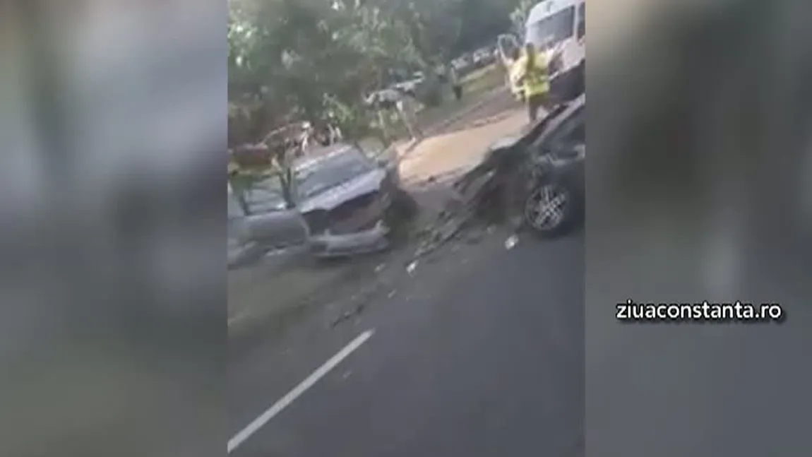 Val de accidente în Constanţa şi în drum spre mare. Mai multe maşini au fost avariate, iar o persoană a fost rănită