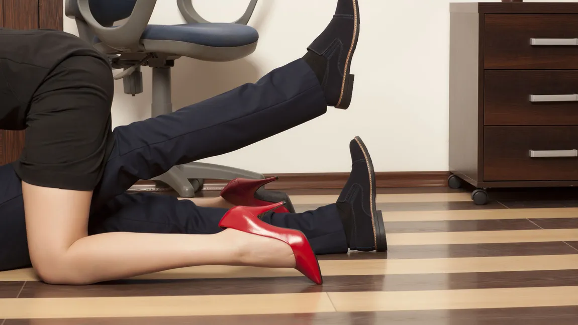 Visezi la o partidă în trei sau îţi imaginezi cum e să faci sex cu şeful? Ce spun despre tine fanteziile sexuale pe care le ai