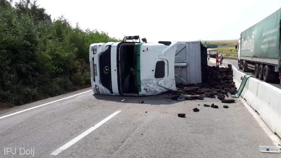 Accident grav în Dolj. Circulaţia este blocată
