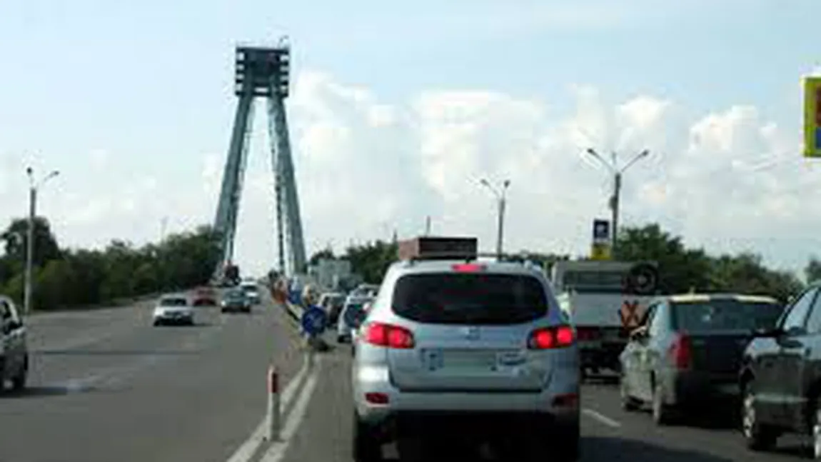 Aglomeraţie pe Valea Prahovei, pe Autostrada Soarelui la intrarea în Capitală şi în staţiunile de pe litoral