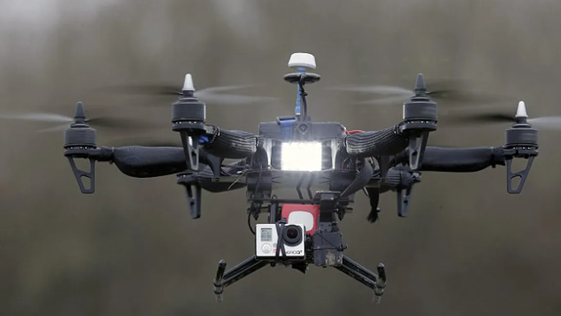 ATENTAT la PREŞEDINTE: Două drone cu explozibili au deschis focul. Opoziţia denunţă o farsă