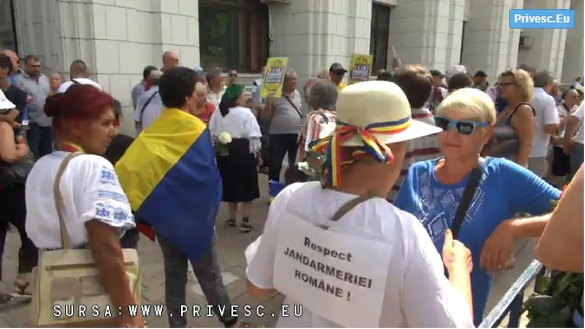 Miting pro-Jandarmerie la Parchetul General şi anti-Jandarmerie la Arcul de Triumf