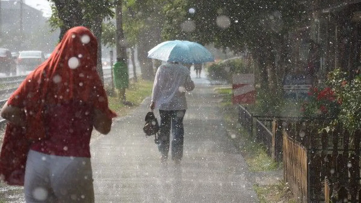 Avertizare meteo de ploi torenţiale, vijelii şi grindină în weekend