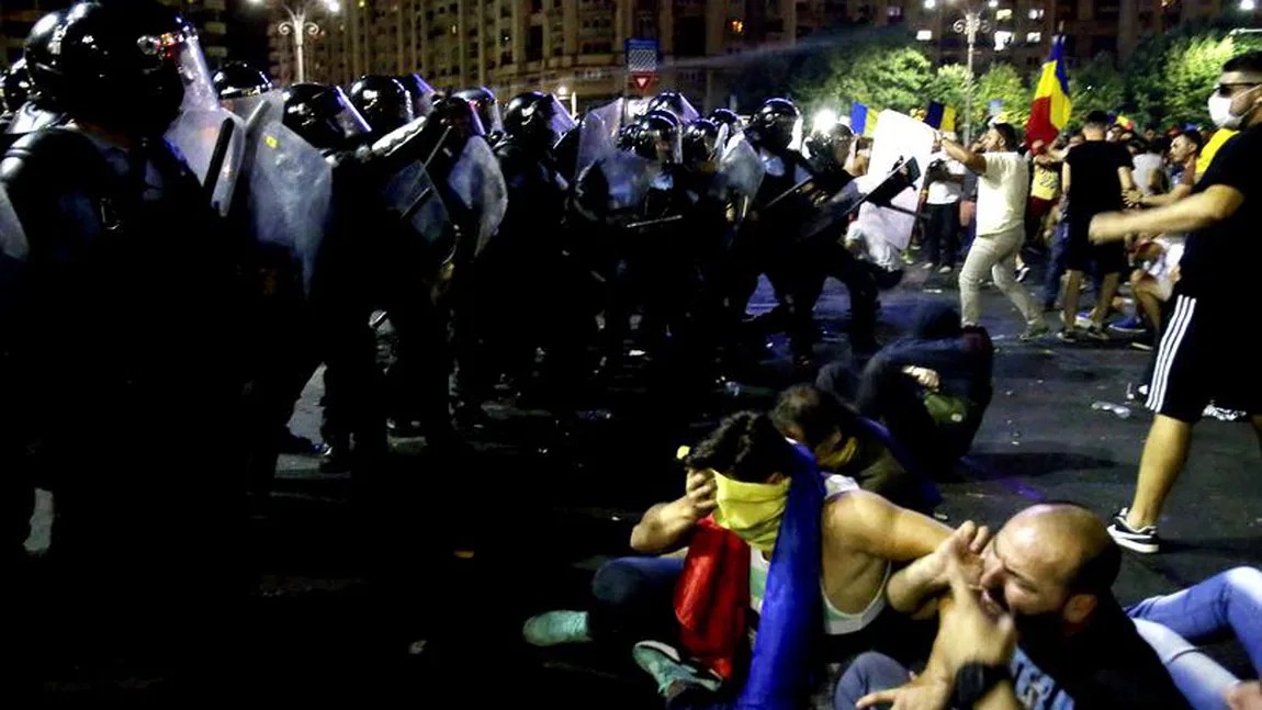 Procurorul Bogdan Pîrlog, cel care a fost prezent în Piaţa Victoriei la mitingul din 10 august, este anchetat de şefi