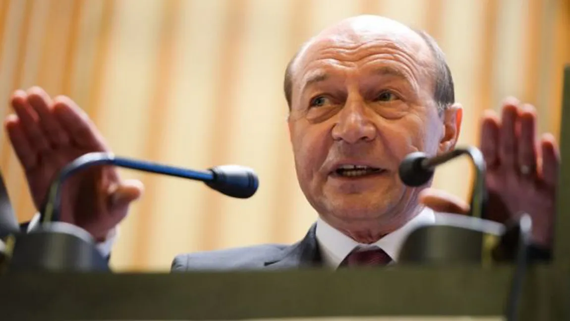 Băsescu, un nou atac la Dragnea: Să-i luăm pixul lui Dragnea! Refuz să cred că România poate deveni Daddy SRL