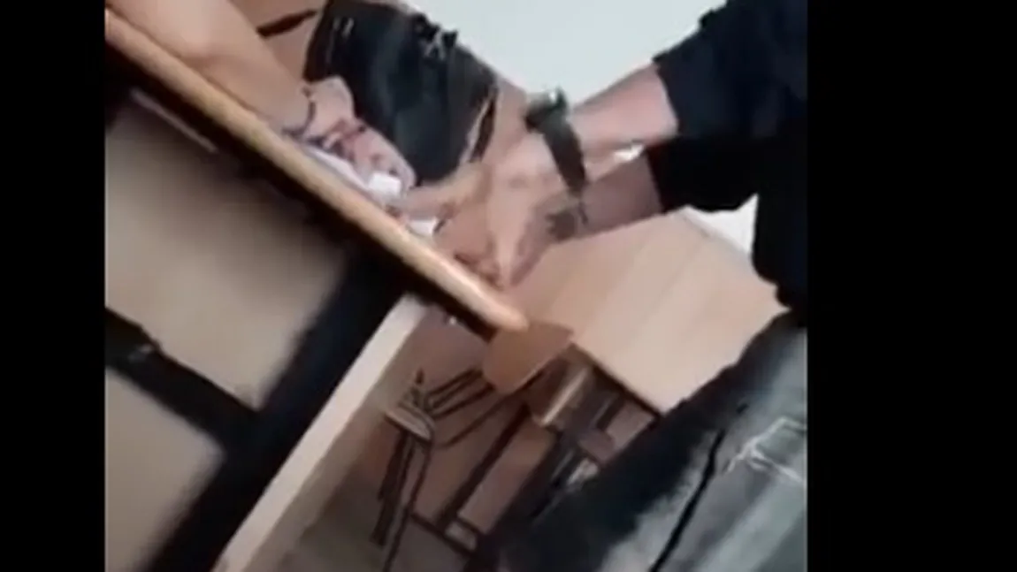 Elev de la un liceu din Vâlcea, cercetat penal după ce a ameninţat o profesoară. Imaginile s-au viralizat pe Facebook VIDEO