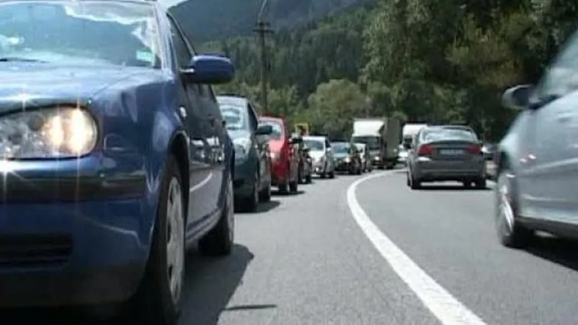 Aglomeraţie pe Valea Prahovei. Circulaţia este îngreunată pe DN1 între staţiuni