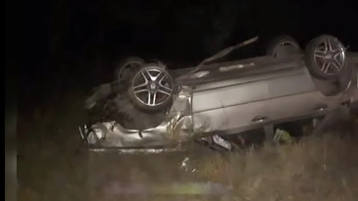 TRAGEDIE pe un drum din Dolj. Doi oameni au murit după ce maşina în care se aflau s-a răsturnat VIDEO
