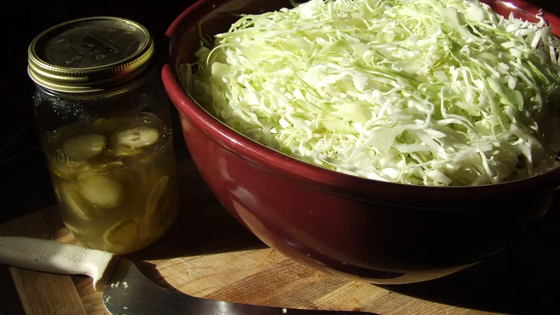 De ce ar trebui să mănânci alimente fermentate. Cele mai bune 5 alimente fermentate pe care să le incluzi în dietă!