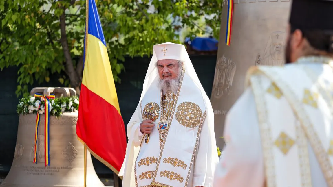 Patriarhul Daniel a sfinţit clopotele Catedralei Naţionale