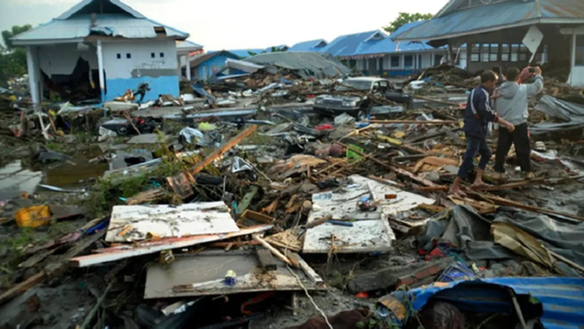 Bilanţul victimelor cutremurului urmat de tsunami din Indonezia: 832 de morţi şi peste 500 de răniţi