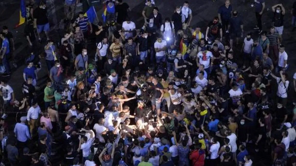 Noi arestări după violenţele de la protestul din 10 august