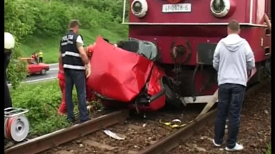 Trafic feroviar blocat temporar la Vama, după coliziunea unui tren cu un utilaj forestier