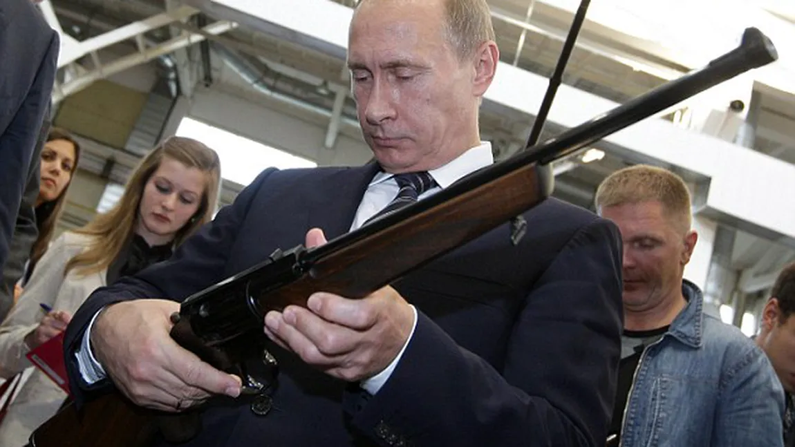 Putin vrea un control mai strict pentru armele de foc. Măsura a fost aplicată după tragedia de la liceul din Crimeea