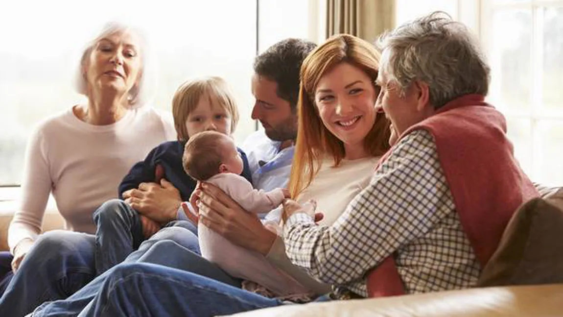 Românii, primii în UE la traiul cu părinţii şi bunicii. Suntem cei mai deschişi europeni la a convieţui într-o familie extinsă