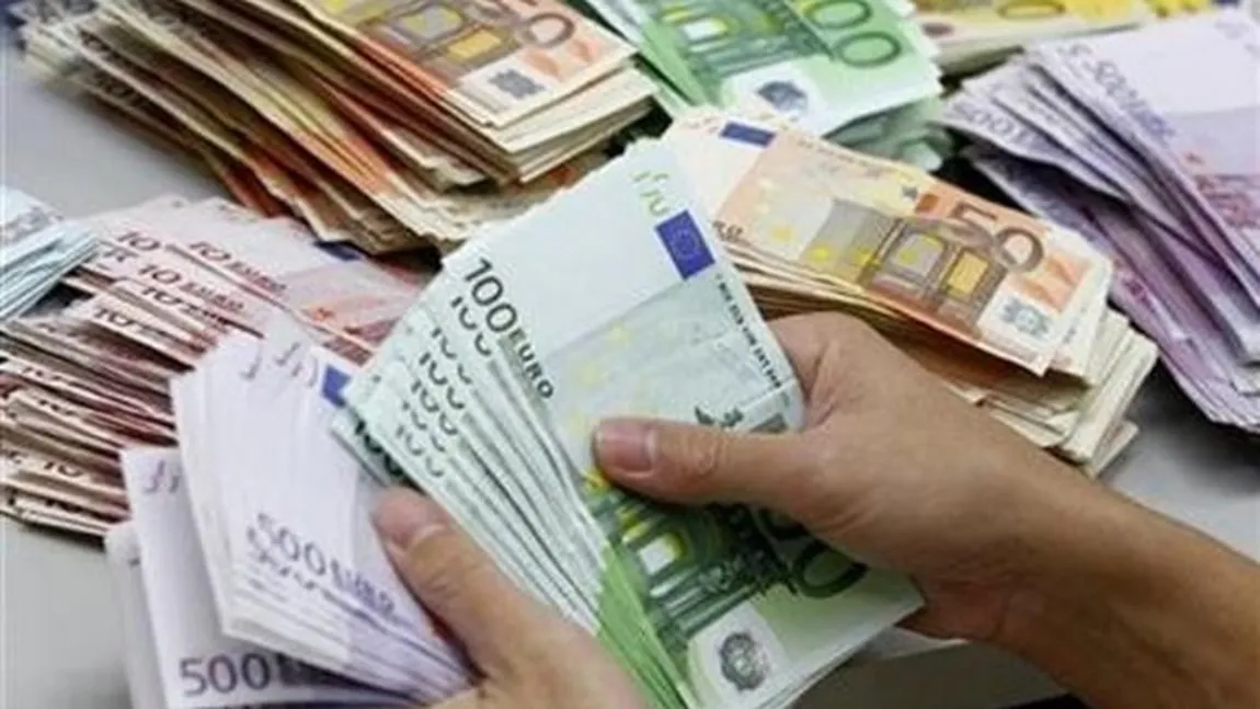CURS VALUTAR 7 MARTIE: Euro rămâne la 4.74. Robor a scăzut la 3,13%