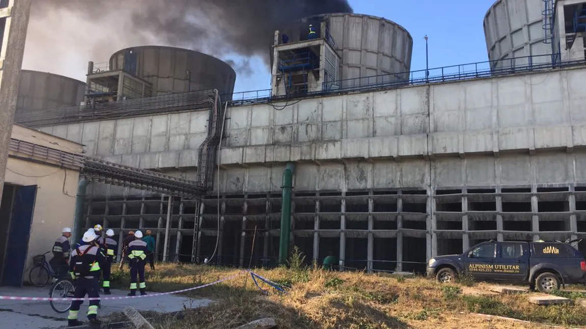 Incendiu puternic la combinatul Azomureş. Pompierii au intervenit de urgenţă