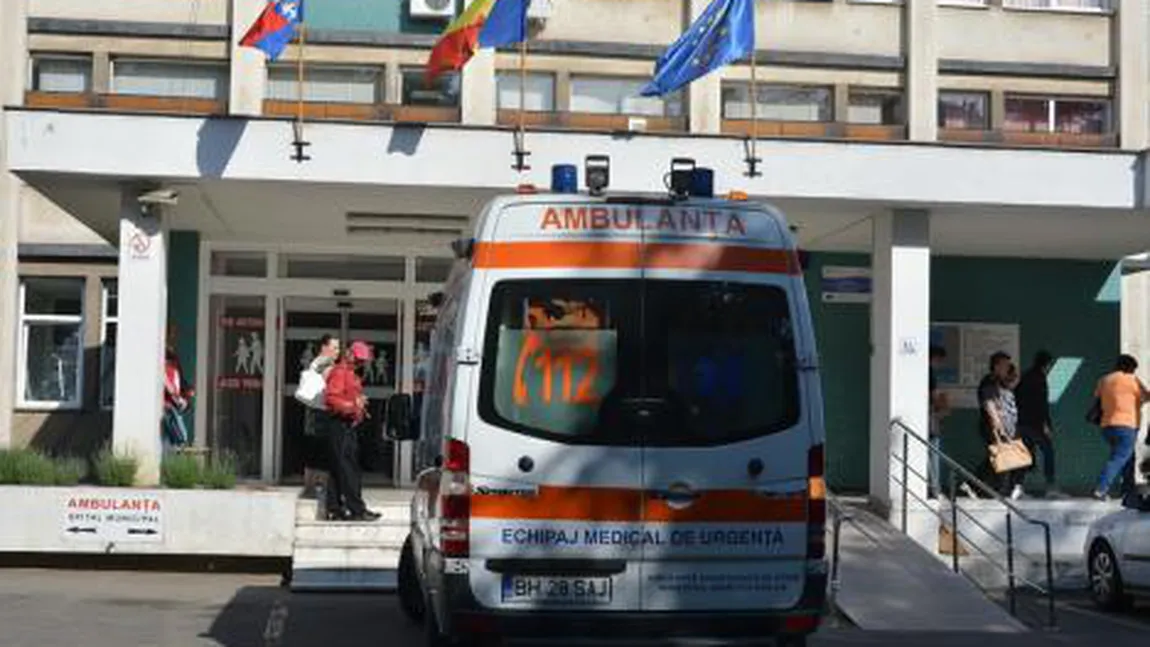 Ambulanţier cercetat disciplinar după ce a refuzat să transporte un pacient. Victimă a unui accident, bărbatul a murit la scurt timp
