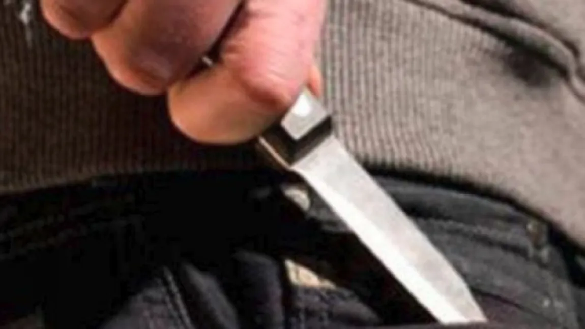 Tânără de 22 de ani, în stare gravă după ce a fost înjunghiată de bărbatul pe care îl părăsise