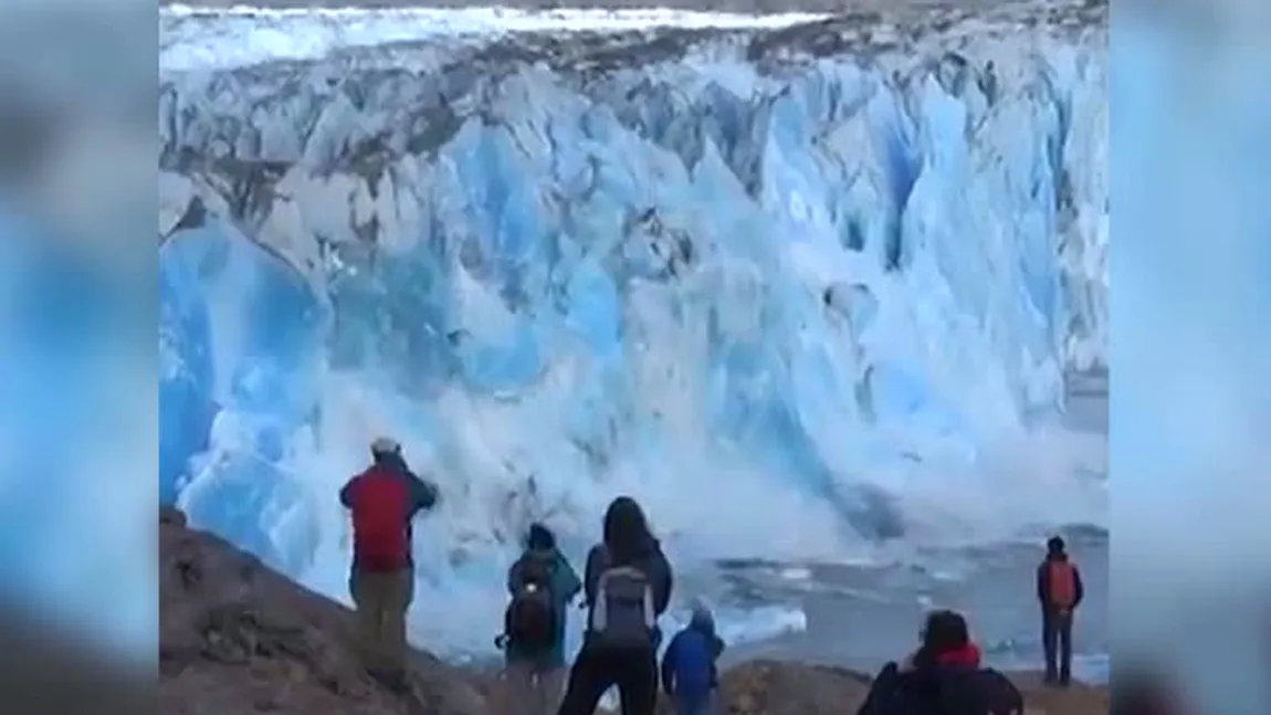 Prăbuşirea unei secţiuni dintr-un gheţar. Imagini spectaculoase din Patagonia, Argentina VIDEO