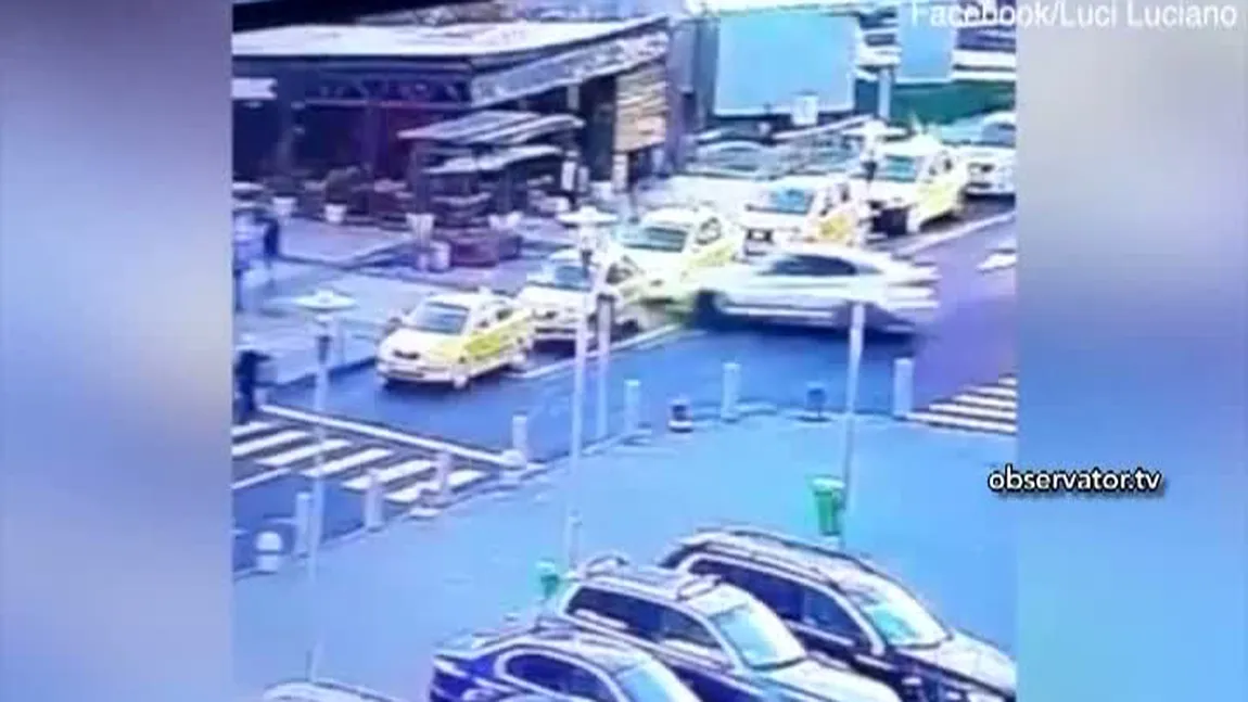 Accident grav în parcarea mall Băneasa. Două taxiuri au fost spulberate de un şofer vitezoman VIDEO