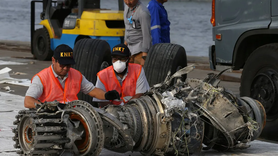 Cauza prăbuşirii avionului Lion Air, cu 189 de persoane la bord. Anchetatorii au primele răspunsuri