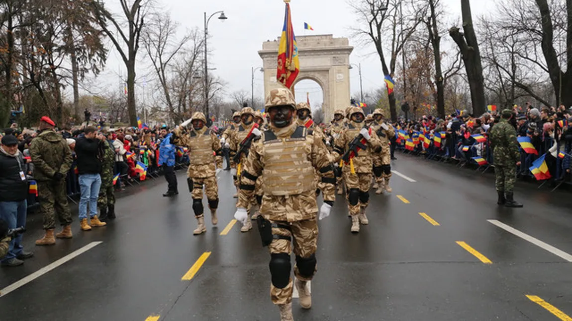 Repetiţii pentru PARADA MILITARĂ de 1 decembrie la Arcul de Triumf. Restricţii pe mai multe străzi ale Capitalei