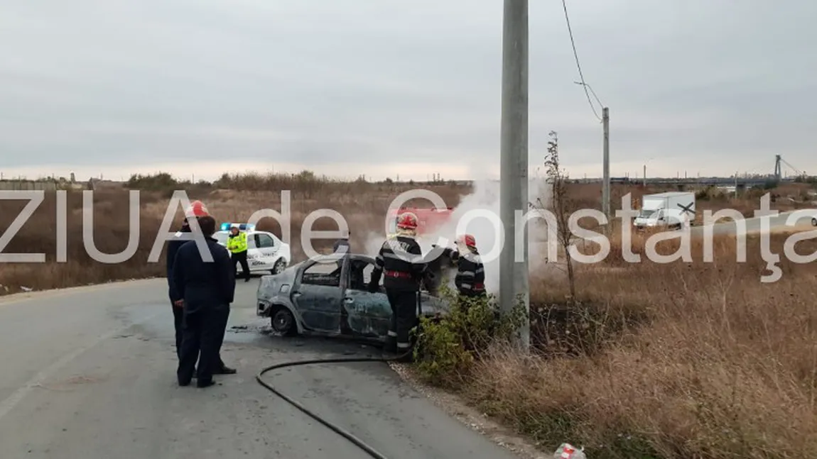 Un tânăr a fost rănit, după ce maşina pe care o conducea a intrat într-un stâlp şi a luat foc