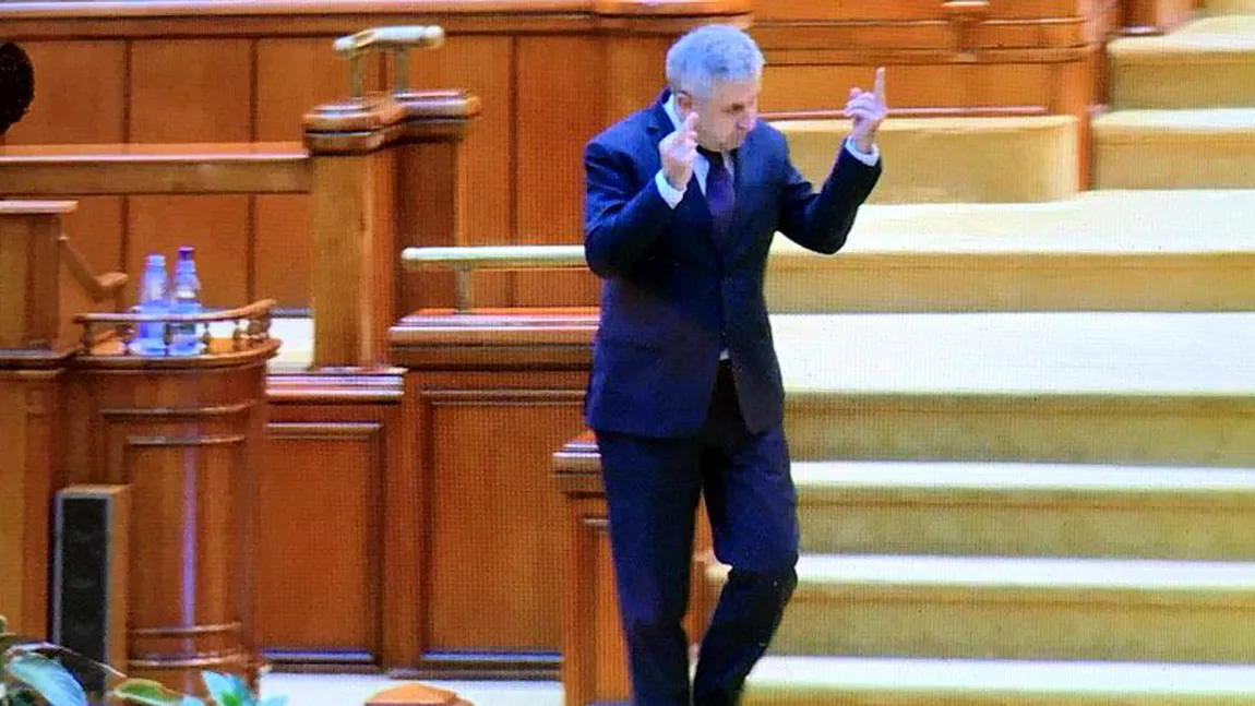 Liberalii vor să-i taie din indemnizaţia de deputat lui Florin Iordache pentru gestul obscen din Parlament