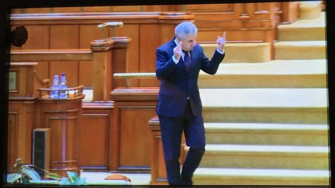 Iordache, după GESTURILE OBSECENE din Parlament: Regret un gest reflex pe care l-am avut plecând de la tribună
